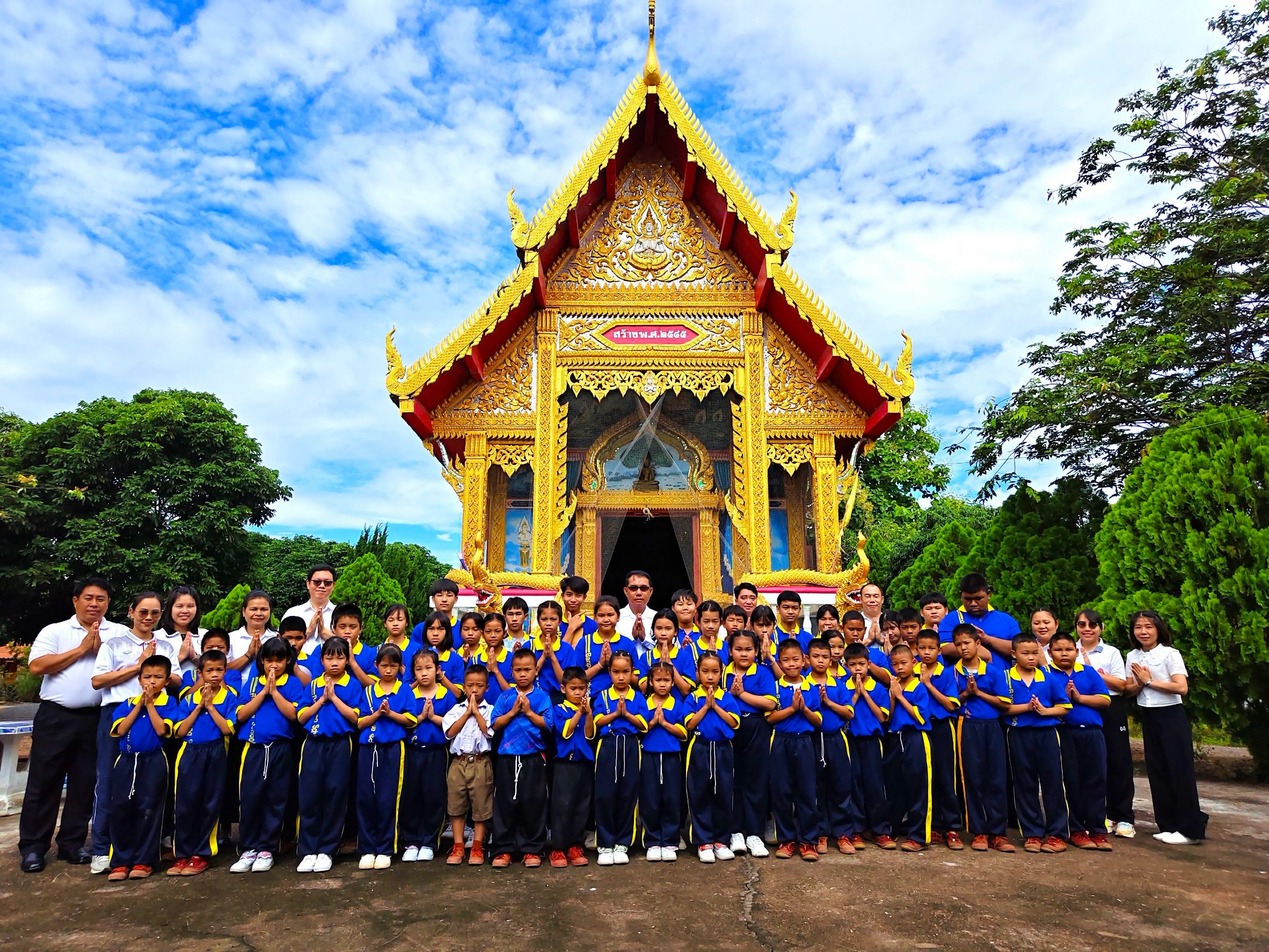 โรงเรียนบ้านปาง สืบสานประเพณีเข้าพรรษา จัดกิจกรรมถวายเทียนพรรษา เสริมสร้างคุณธรรมจริยธรรมแก่ผู้เรียน